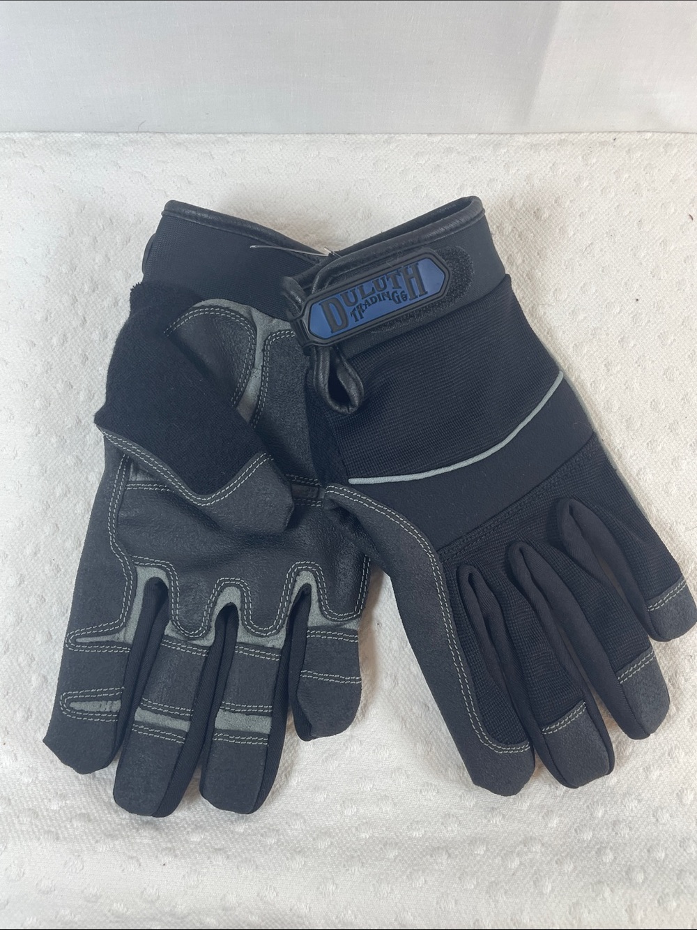 Duluth Trading Co Black and Gray Men's Work Gloves with Reinforced Palm